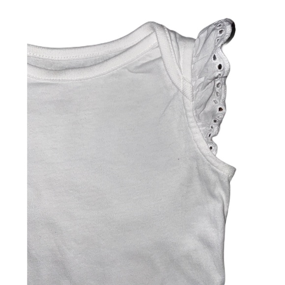 GAP baby girl eyelet onesie - 6-12 months - Picture 3 of 5